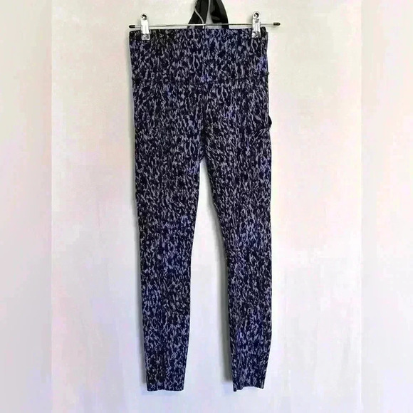 Lululemon Fast and Free High Rise Running Tight II 25” Size 4 - Picture 2 of 8